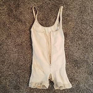 Waist shaperz Medium booty shorts body shaper